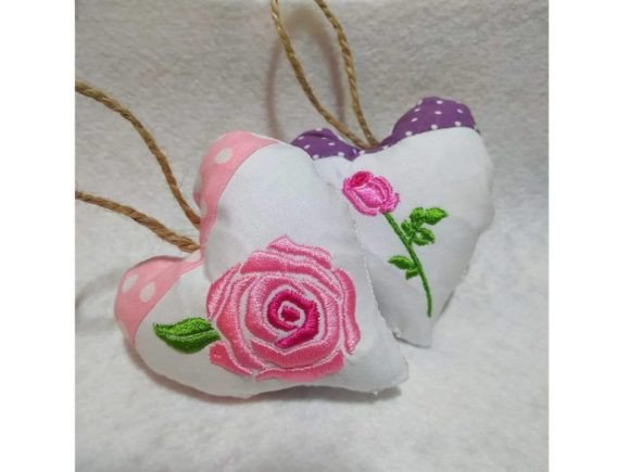 Roses Hearts ITH: A Designer’s Review for Handmade Gifts